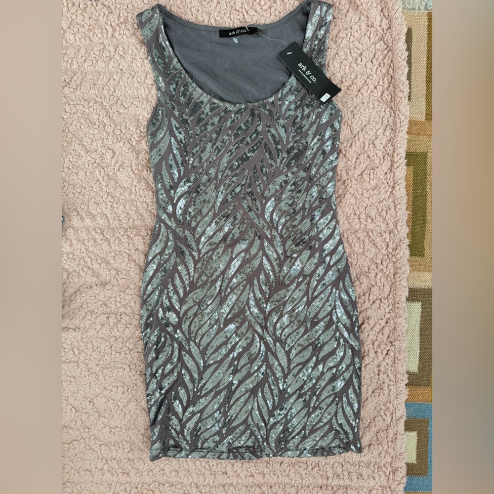 Ark & Co Silver Sequin Mini Dress NWT - Picture 3 of 4